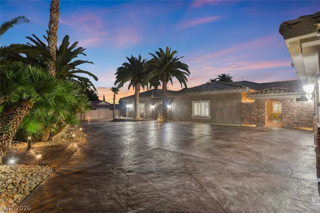6625 El Campo Grande, Las Vegas, NV 89130