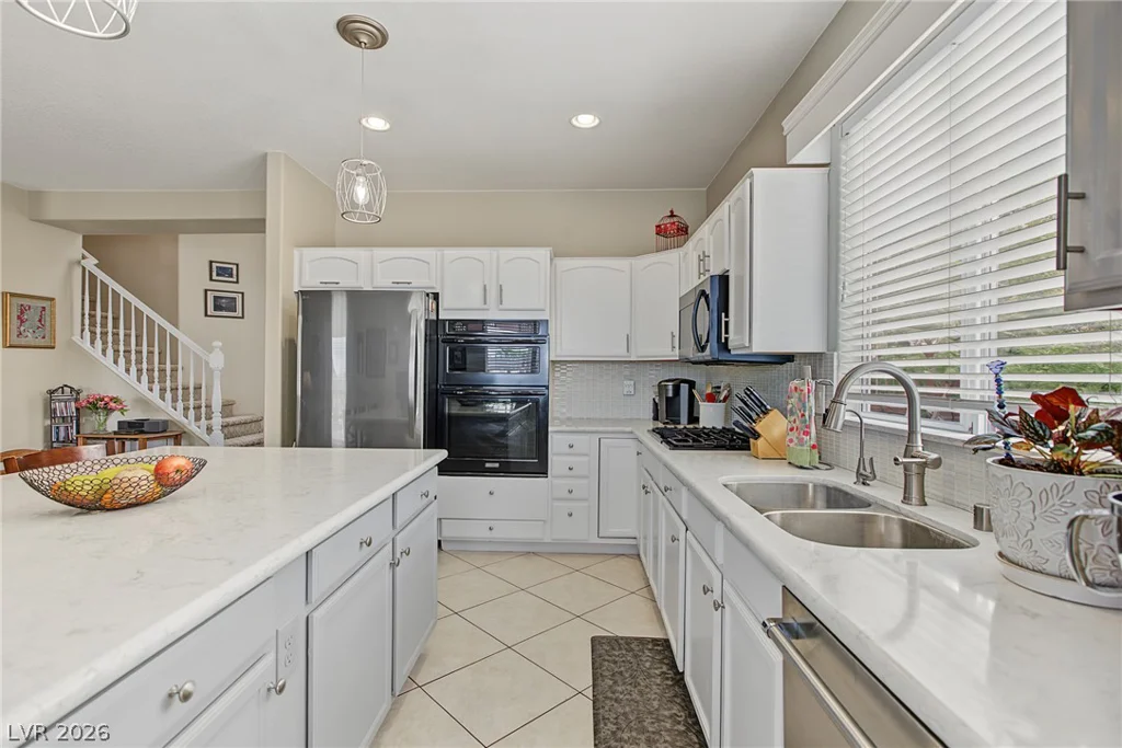 6915 Cedar Basin, Las Vegas, NV 89142
