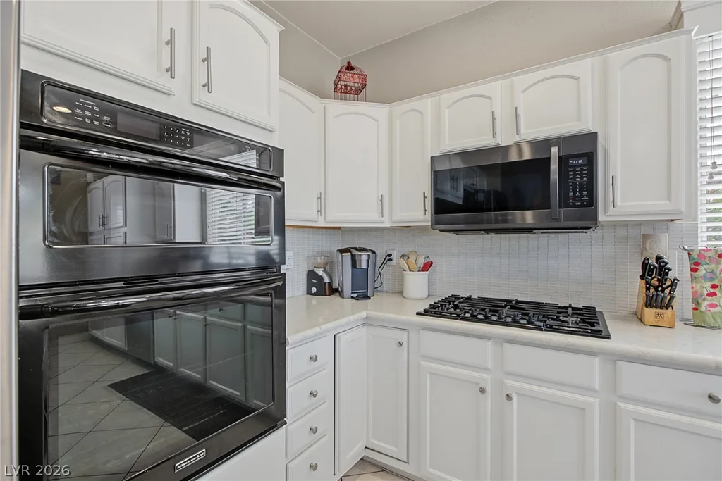 6915 Cedar Basin, Las Vegas, NV 89142