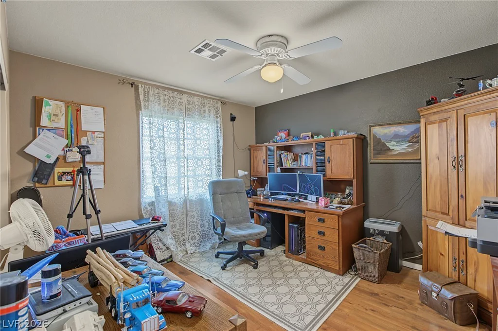 6915 Cedar Basin, Las Vegas, NV 89142