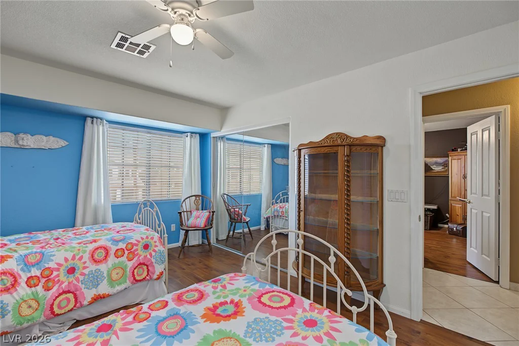 6915 Cedar Basin, Las Vegas, NV 89142