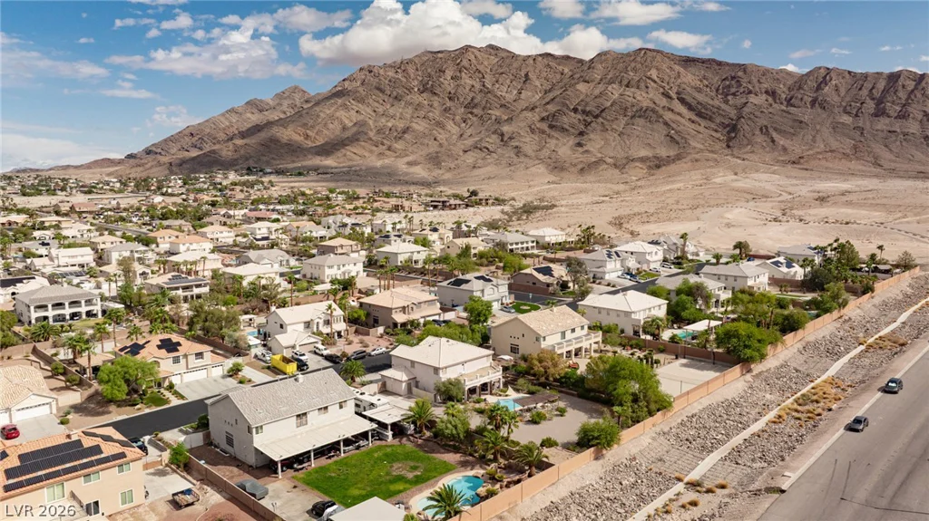 6915 Cedar Basin, Las Vegas, NV 89142