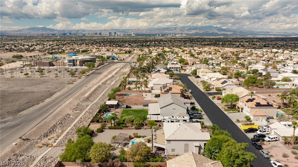 6915 Cedar Basin, Las Vegas, NV 89142