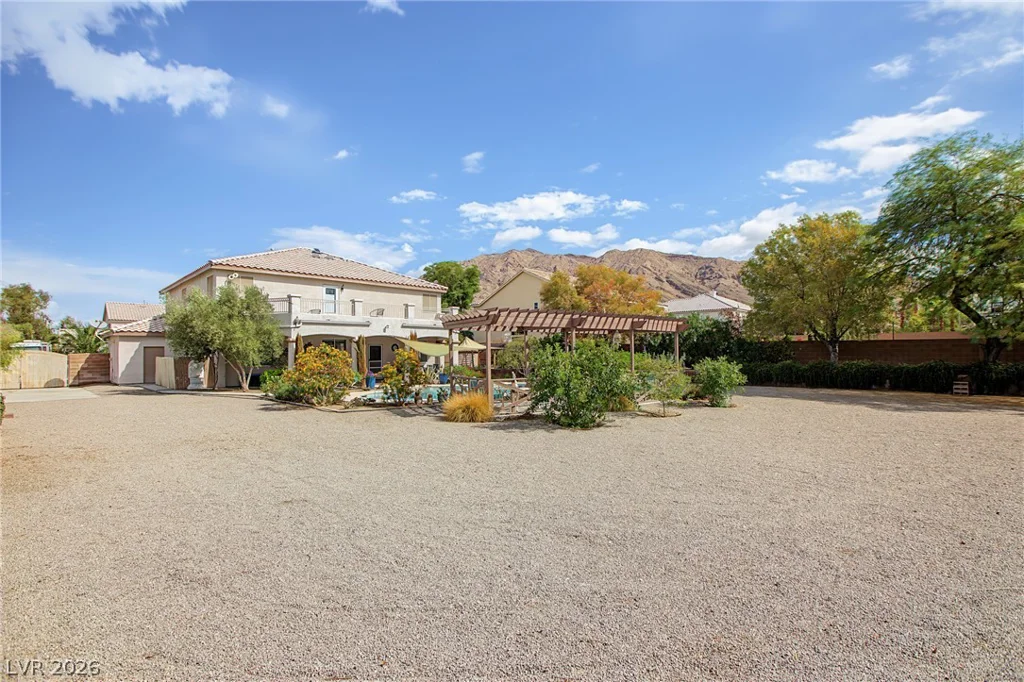6915 Cedar Basin, Las Vegas, NV 89142