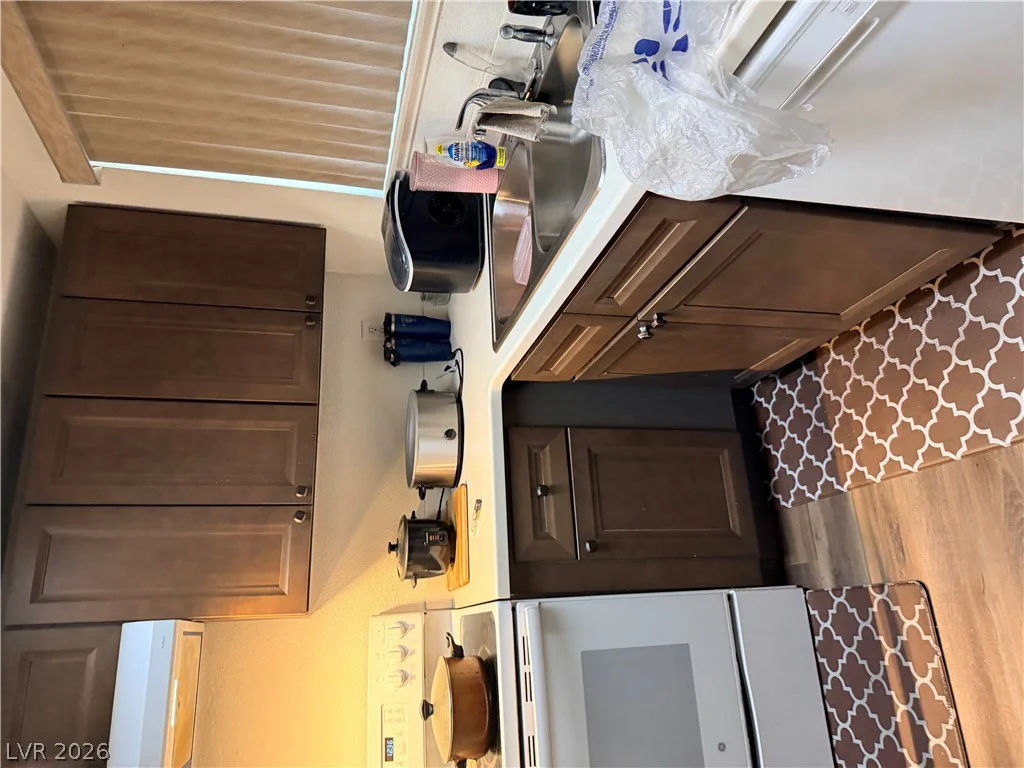 2350 Cardiff, Las Vegas, NV 89108