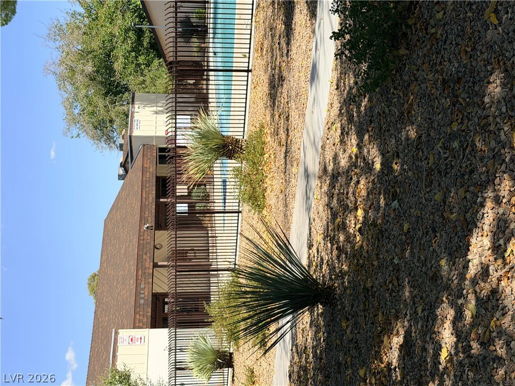 2350 Cardiff, Las Vegas, NV 89108