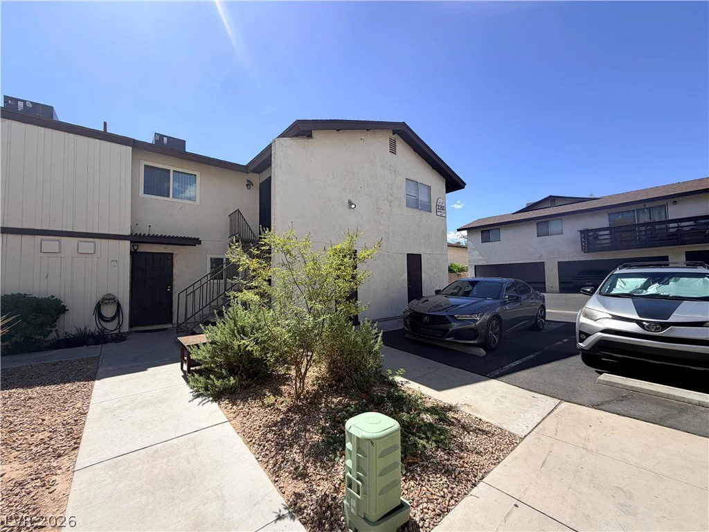 2350 Cardiff, Las Vegas, NV 89108