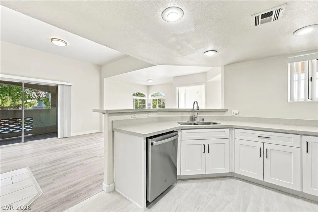7400 Flamingo, Las Vegas, NV 89147