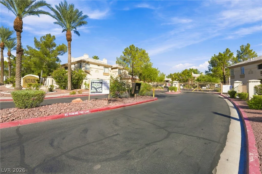7400 Flamingo, Las Vegas, NV 89147