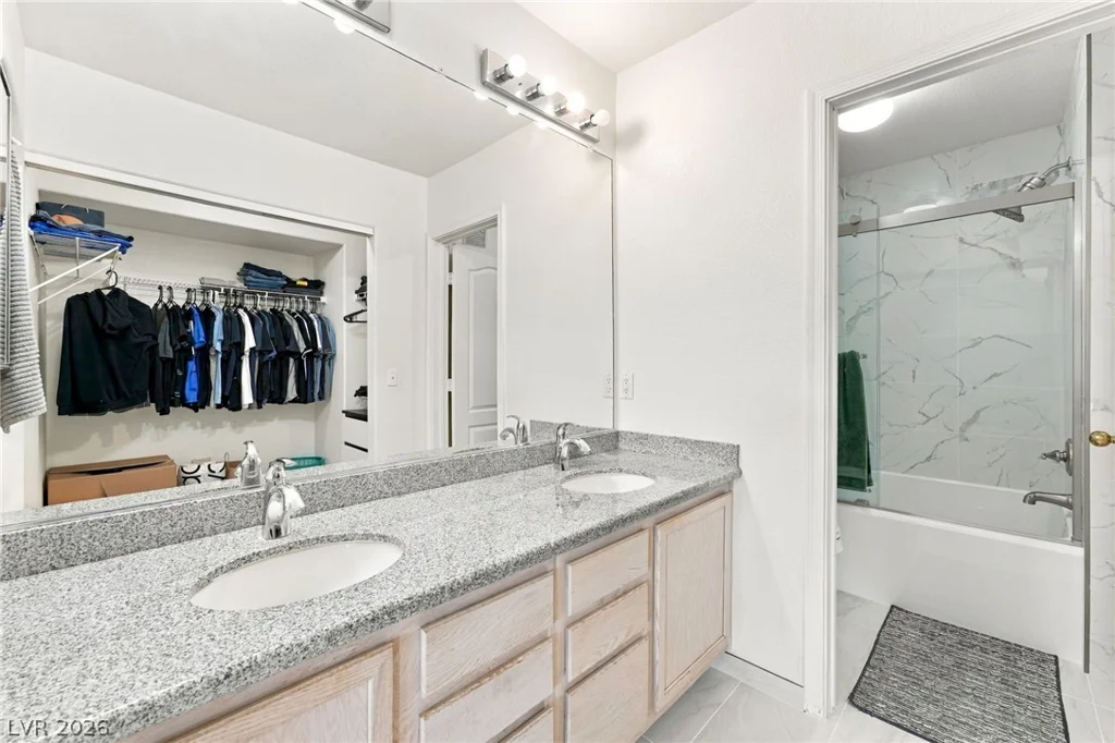 7400 Flamingo, Las Vegas, NV 89147