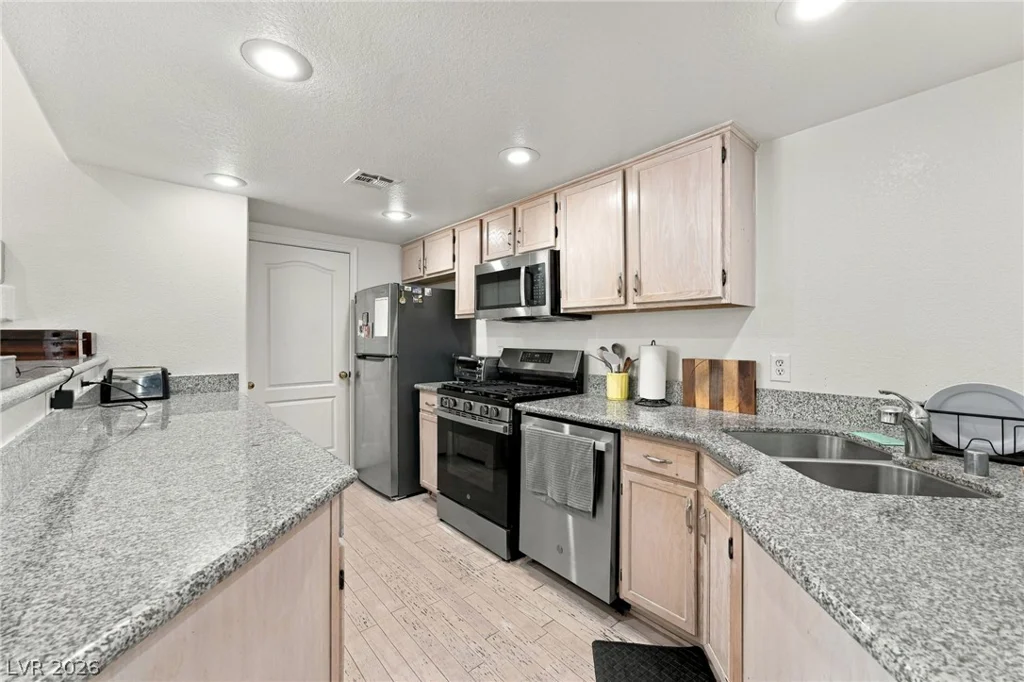 7400 Flamingo, Las Vegas, NV 89147