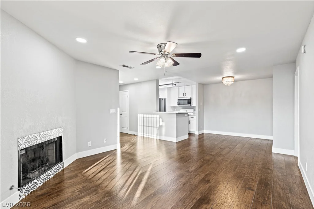 2200 Fort Apache, Las Vegas, NV 89117