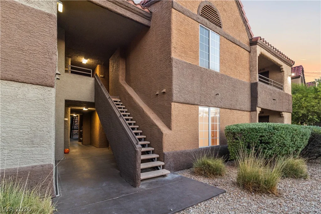 2200 Fort Apache, Las Vegas, NV 89117