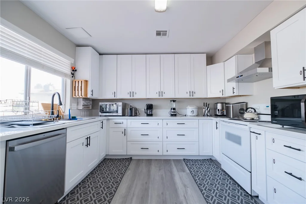 6356 Viking, Las Vegas, NV 89103