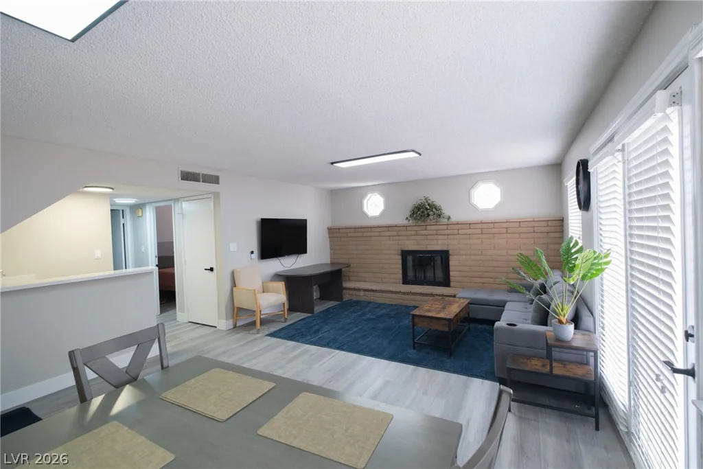 6356 Viking, Las Vegas, NV 89103