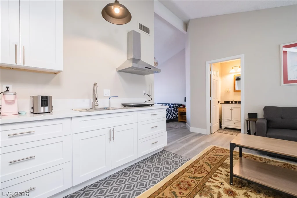6356 Viking, Las Vegas, NV 89103