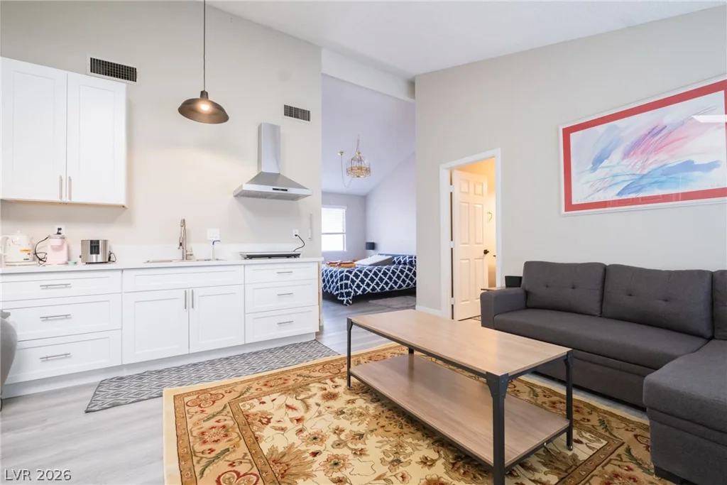 6356 Viking, Las Vegas, NV 89103