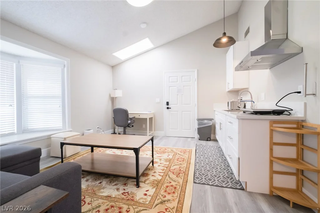 6356 Viking, Las Vegas, NV 89103