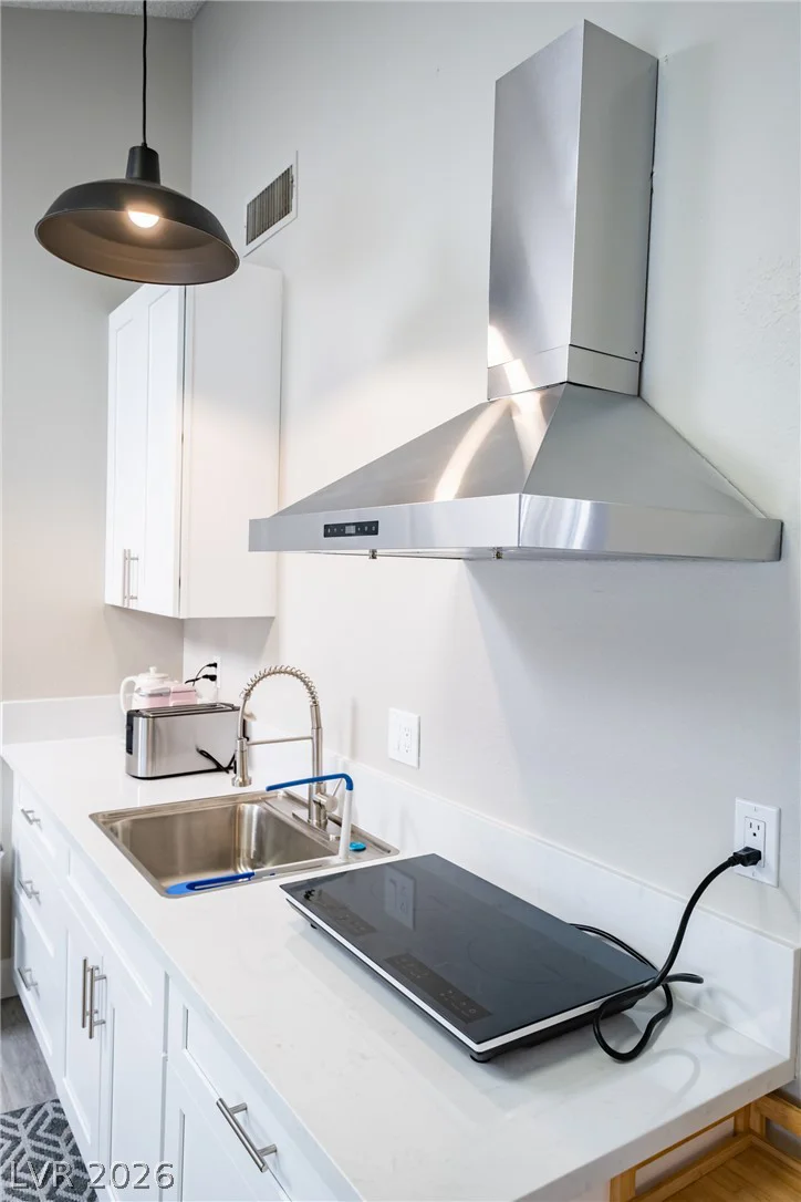 6356 Viking, Las Vegas, NV 89103