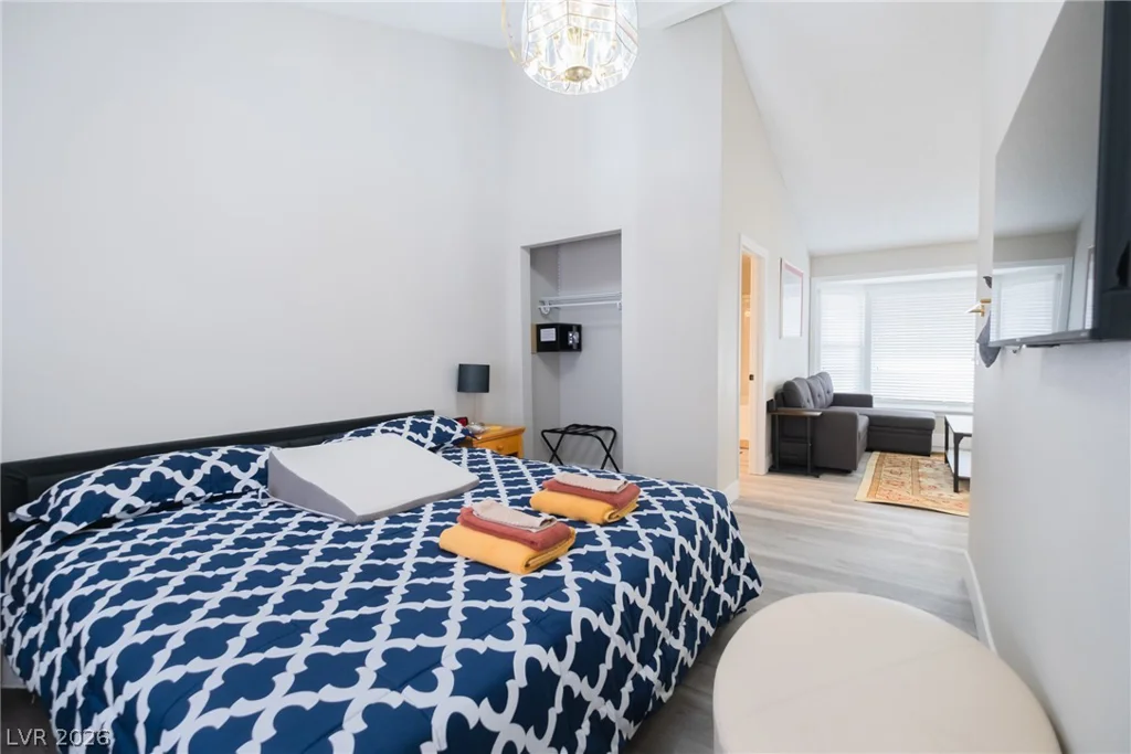 6356 Viking, Las Vegas, NV 89103