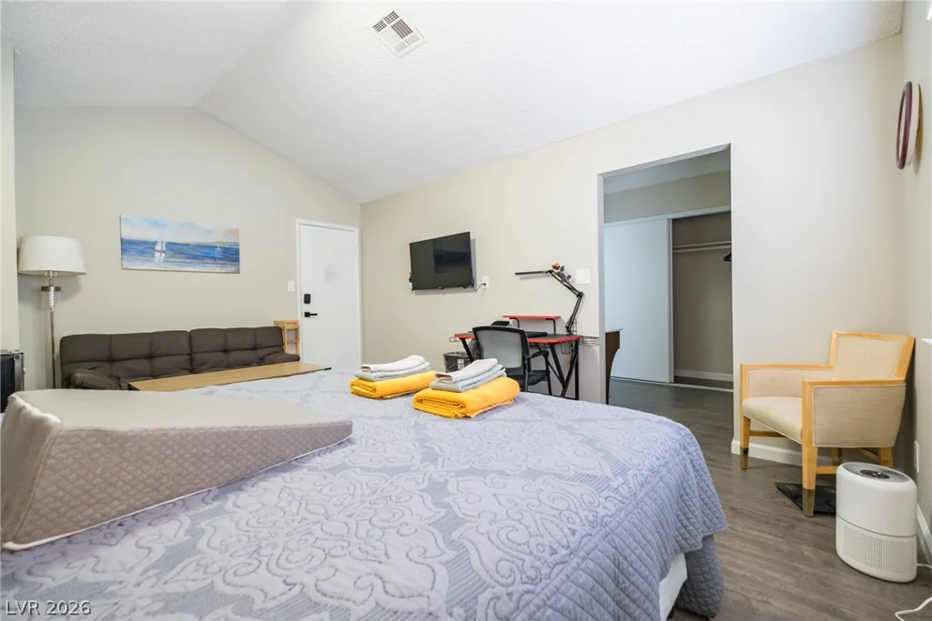 6356 Viking, Las Vegas, NV 89103
