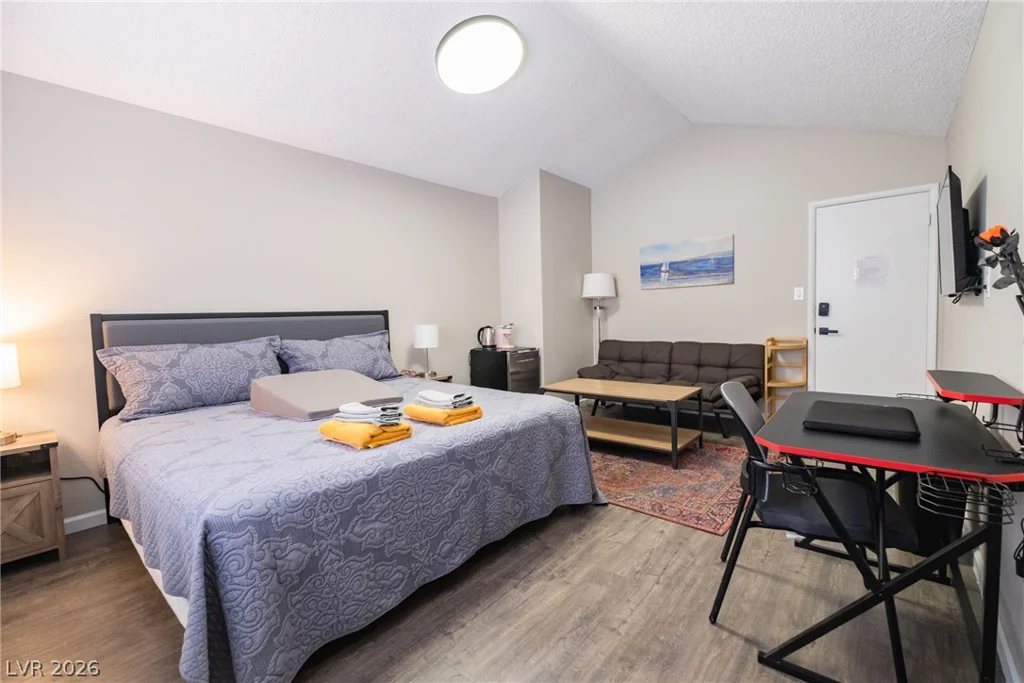6356 Viking, Las Vegas, NV 89103