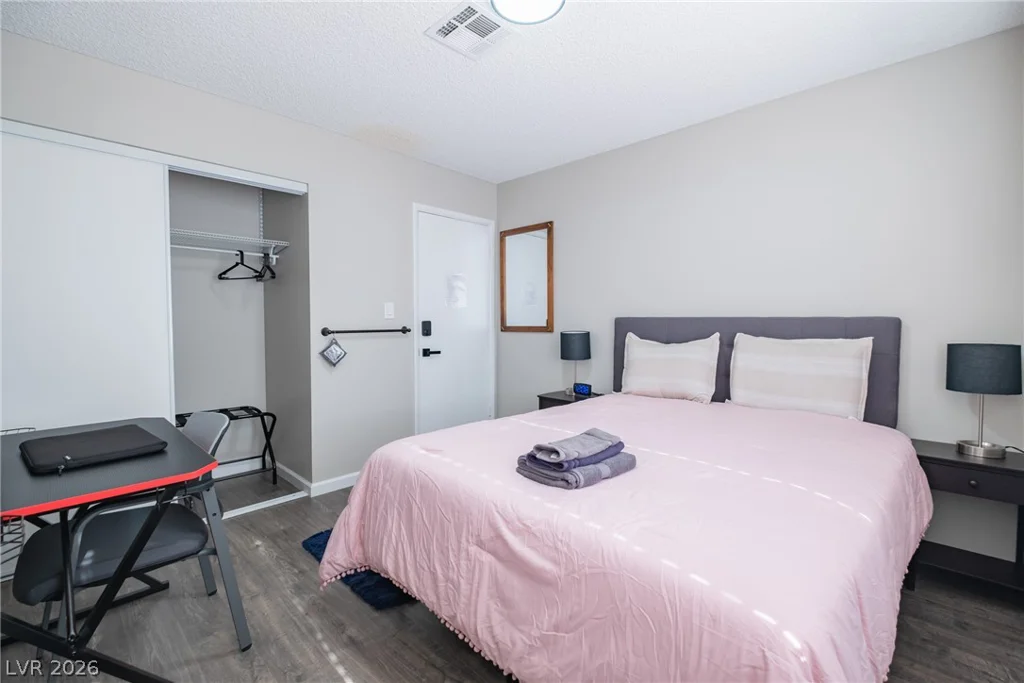 6356 Viking, Las Vegas, NV 89103