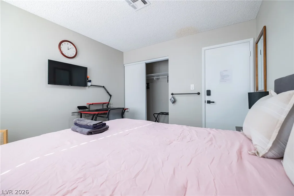 6356 Viking, Las Vegas, NV 89103