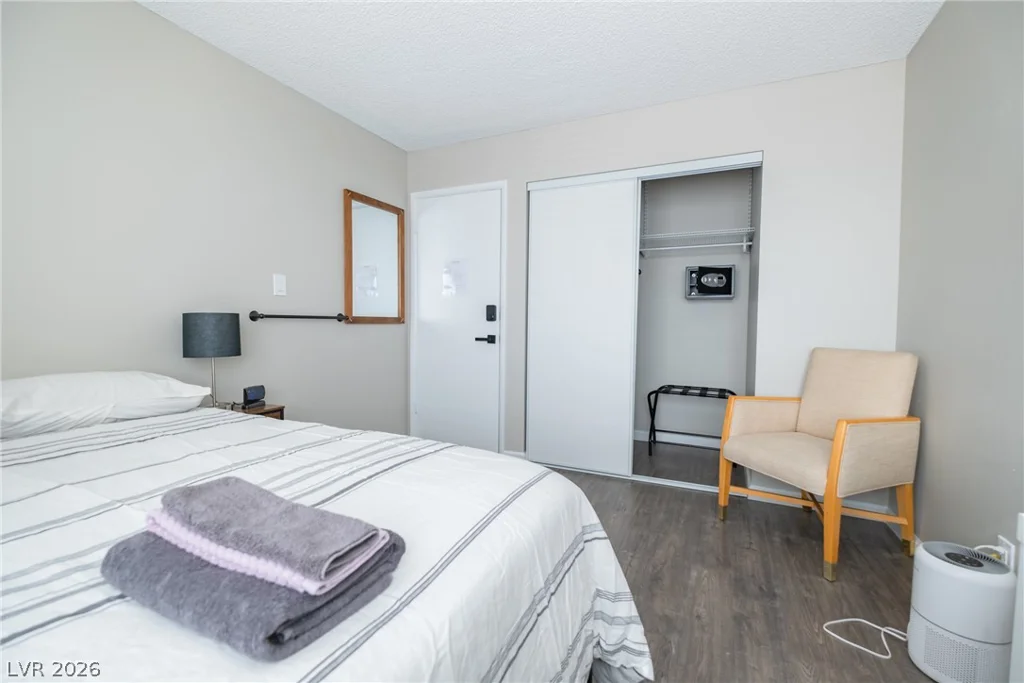 6356 Viking, Las Vegas, NV 89103