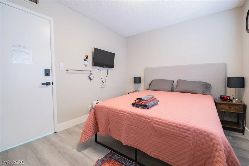 6356 Viking, Las Vegas, NV 89103