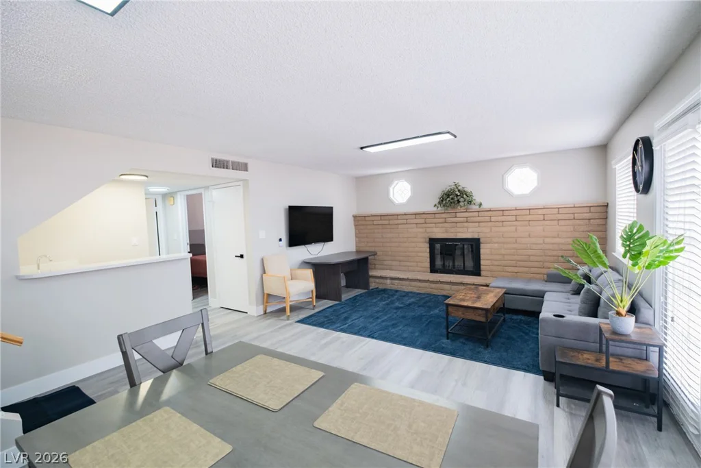 6356 Viking, Las Vegas, NV 89103
