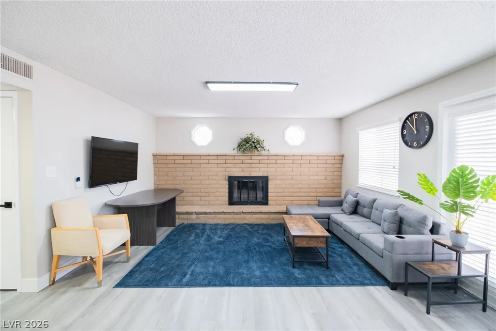 6356 Viking, Las Vegas, NV 89103