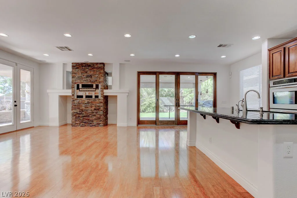 10381 Walking View, Las Vegas, NV 89135