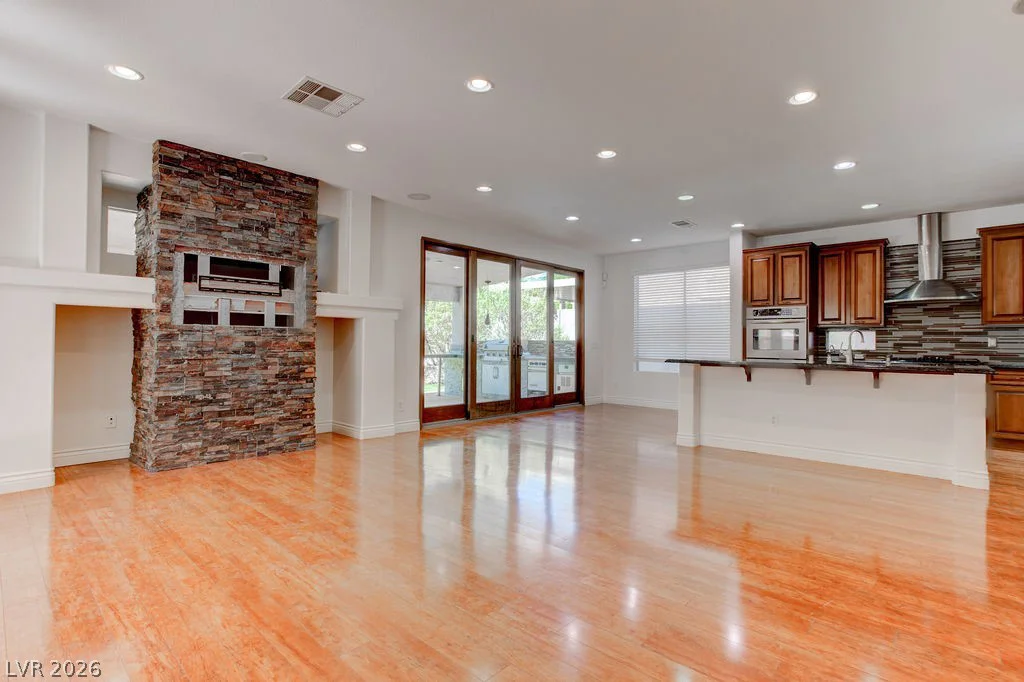 10381 Walking View, Las Vegas, NV 89135