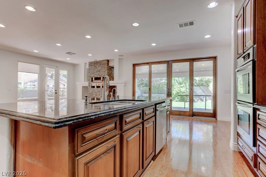 10381 Walking View, Las Vegas, NV 89135