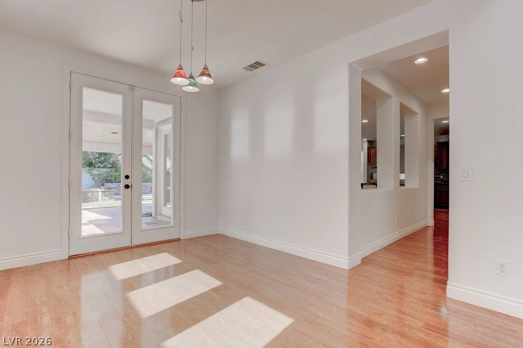10381 Walking View, Las Vegas, NV 89135