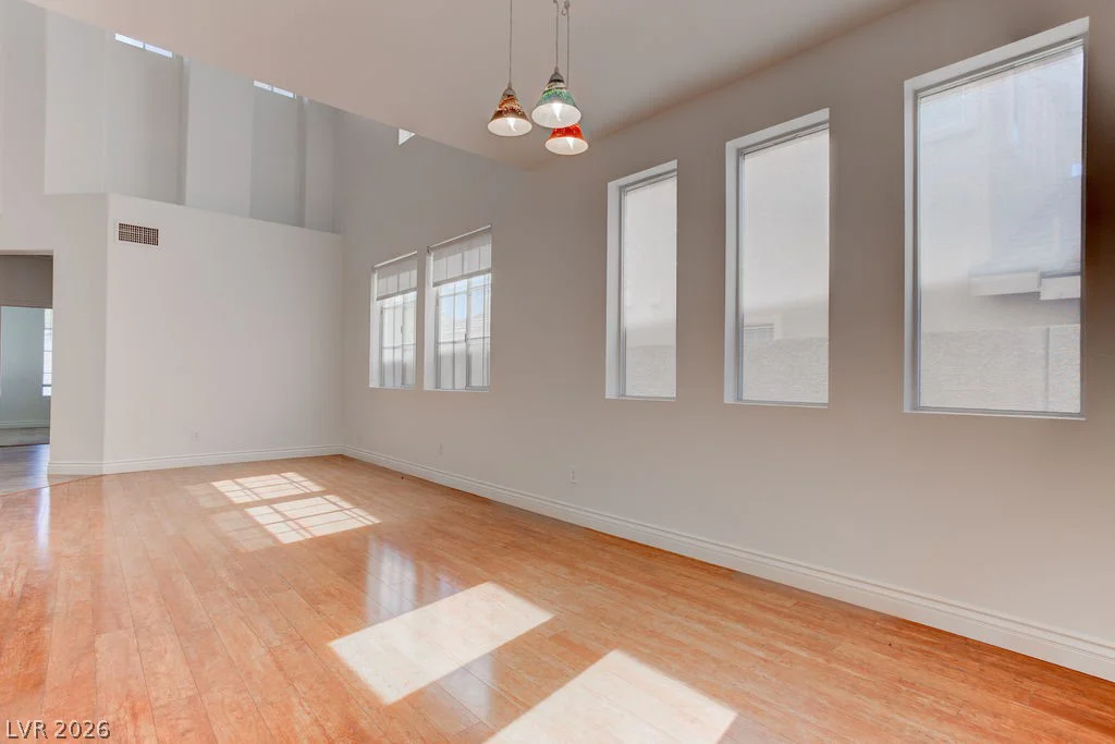 10381 Walking View, Las Vegas, NV 89135