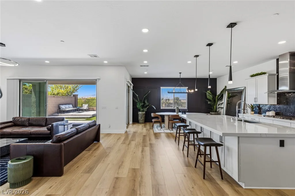 767 Glowing Horizon, Henderson, NV 89052