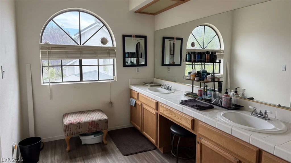 2805 Crystal Bay, Las Vegas, NV 89117