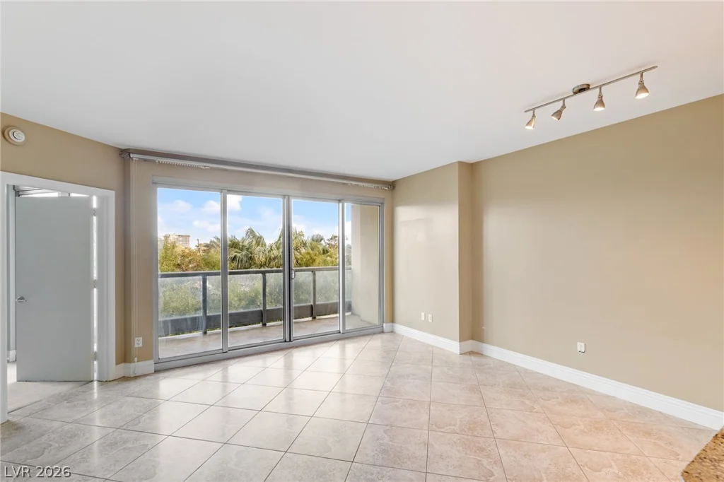 322 Karen, Las Vegas, NV 89109