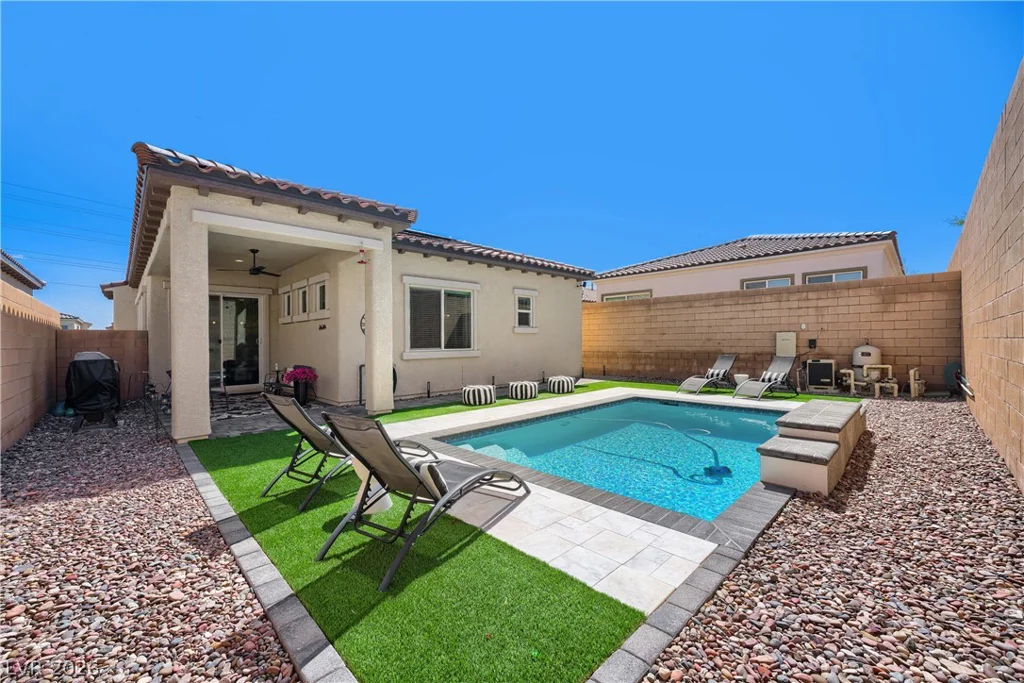 8239 Desert Madera, Las Vegas, NV 89166