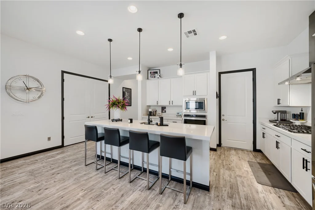 8239 Desert Madera, Las Vegas, NV 89166