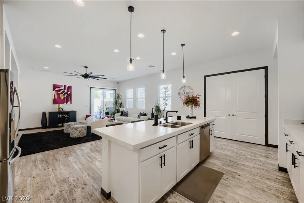 8239 Desert Madera, Las Vegas, NV 89166