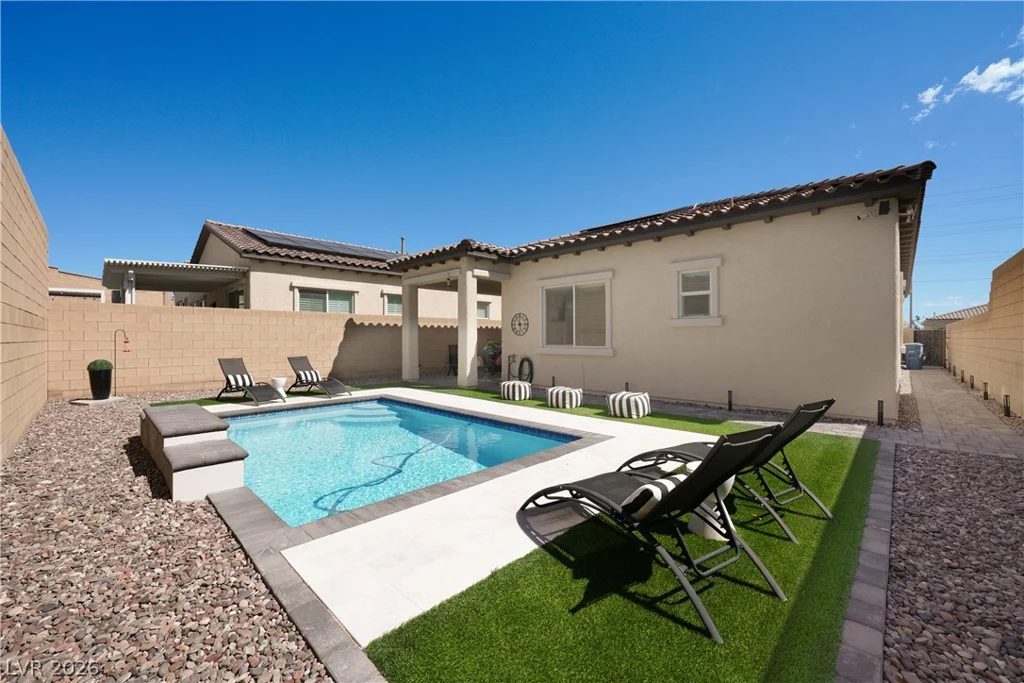 8239 Desert Madera, Las Vegas, NV 89166