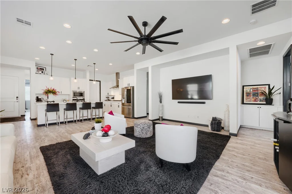 8239 Desert Madera, Las Vegas, NV 89166