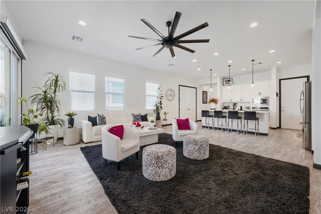 8239 Desert Madera, Las Vegas, NV 89166