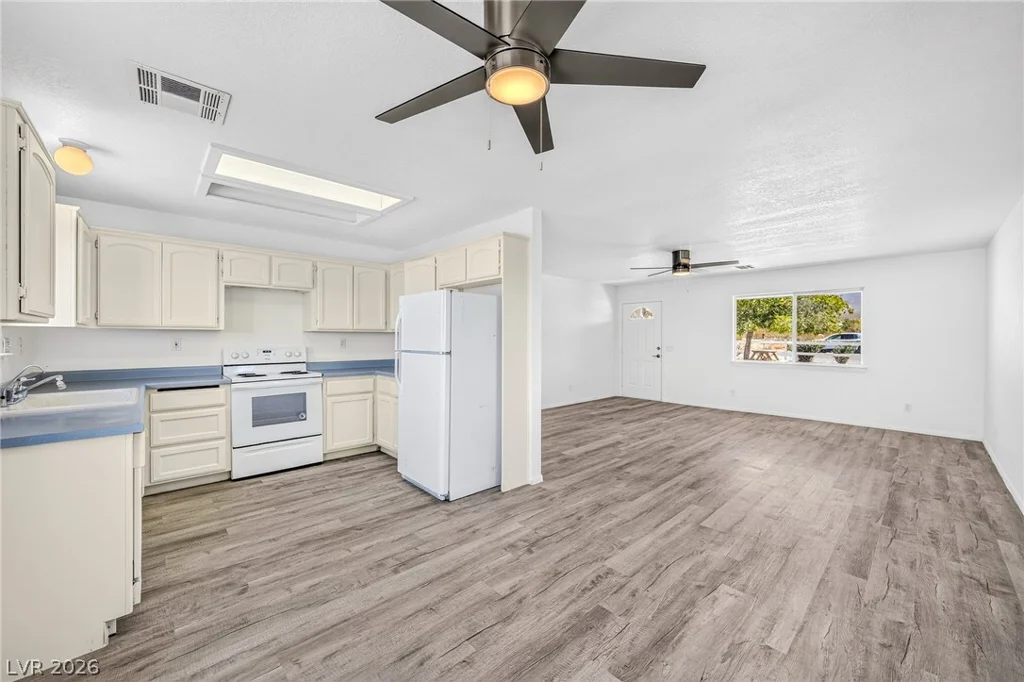 5880 Reno, Pahrump, NV 89060