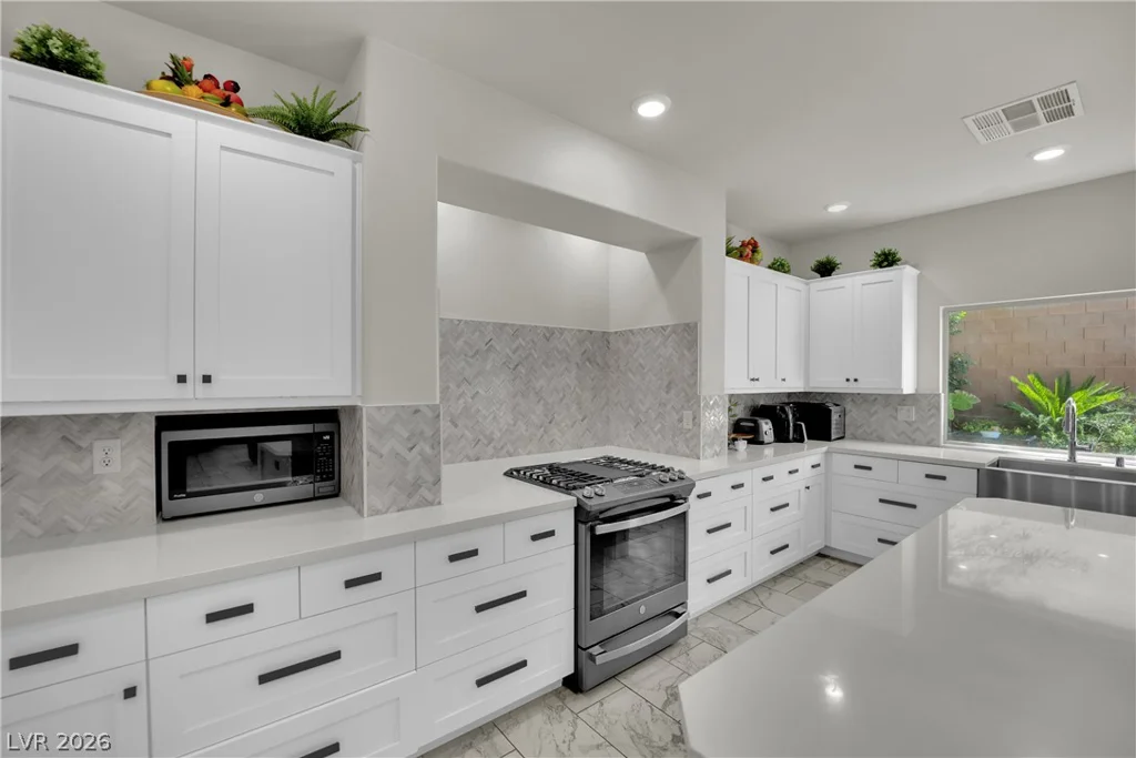 8373 Bartholomew Park, Las Vegas, NV 89139