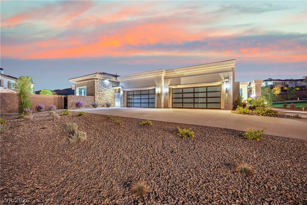 20 Olympia Canyon, Las Vegas, NV 89141