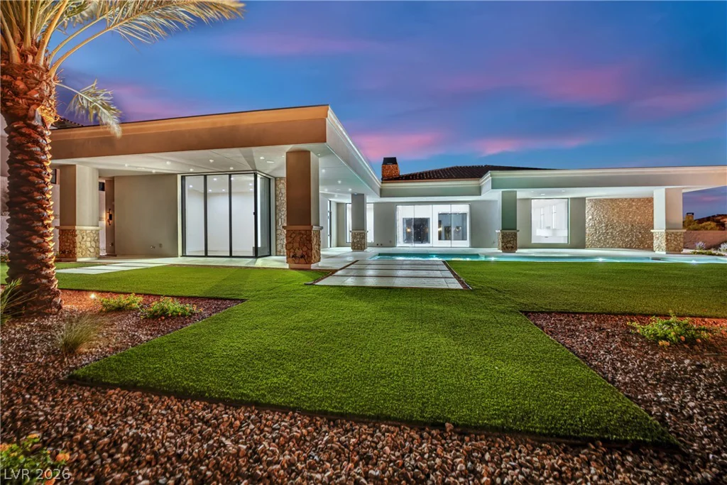 20 Olympia Canyon, Las Vegas, NV 89141